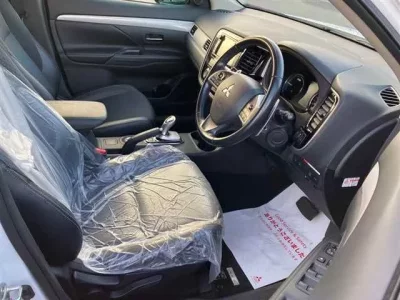 Mitsubishi OUTLANDER PHEV