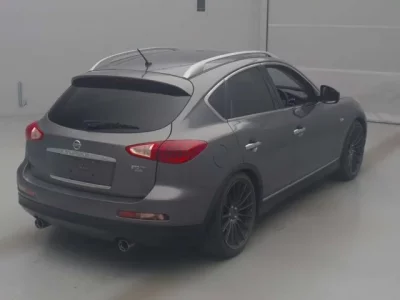 Nissan SKYLINE CROSSOVER