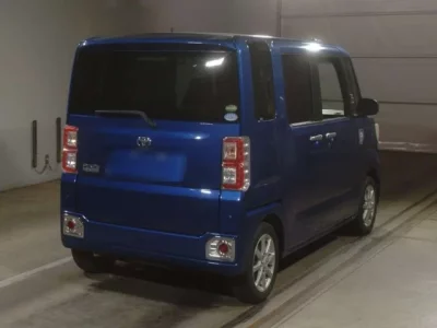 Toyota PIXIS MEGA