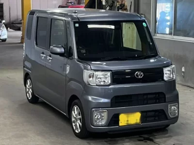 Toyota PIXIS MEGA