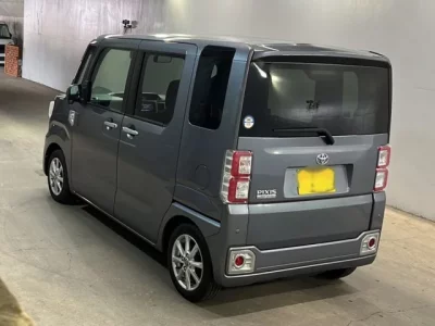 Toyota PIXIS MEGA