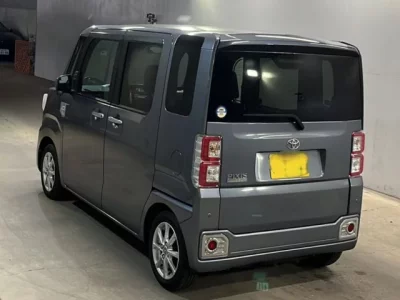 Toyota PIXIS MEGA