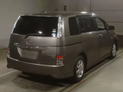 Toyota ISIS