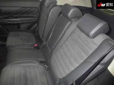 Mitsubishi OUTLANDER PHEV