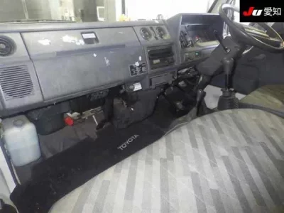 Toyota HIACE TRUCK