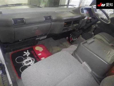 Nissan TRUCK
