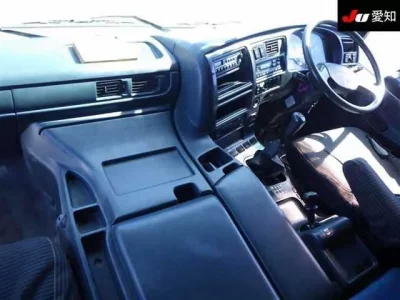 Nissan TRUCK