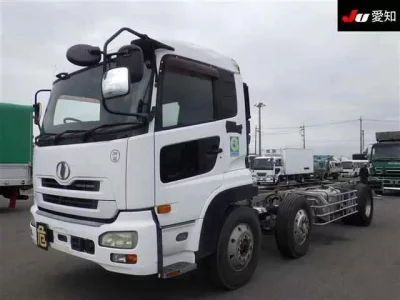 Nissan TRUCK
