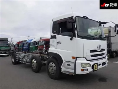 Nissan TRUCK