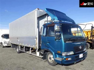 Nissan TRUCK