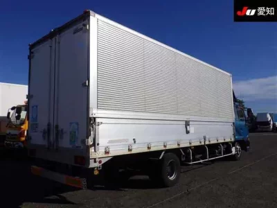 Nissan TRUCK
