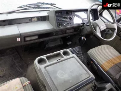 Nissan TRUCK