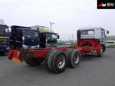 Nissan TRUCK