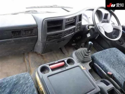 Nissan TRUCK
