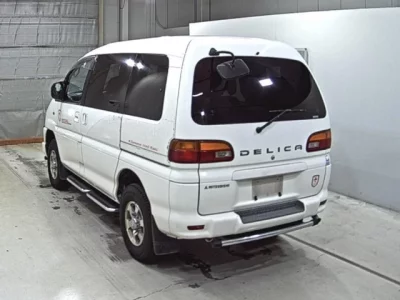 Mitsubishi DELICA