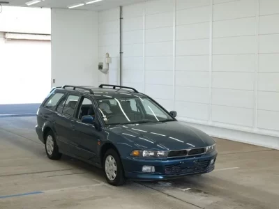 Mitsubishi LEGNUM