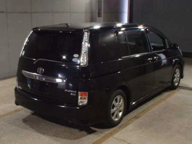 Toyota ISIS