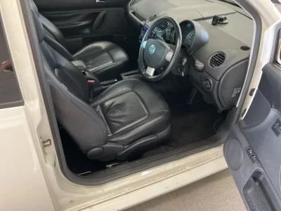 Volkswagen NEW BEETLE