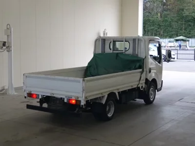 Nissan TRUCK