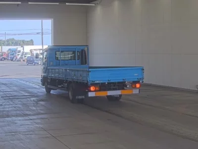 Nissan TRUCK
