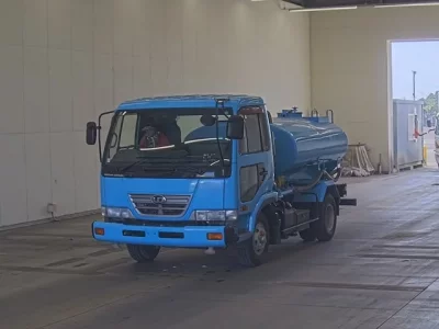 Nissan TRUCK