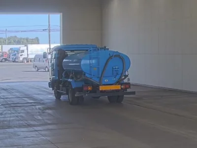 Nissan TRUCK