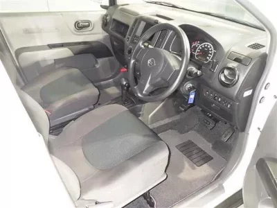 Nissan AD