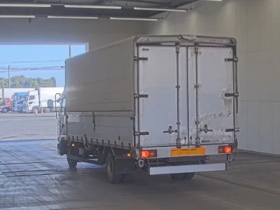 Nissan TRUCK