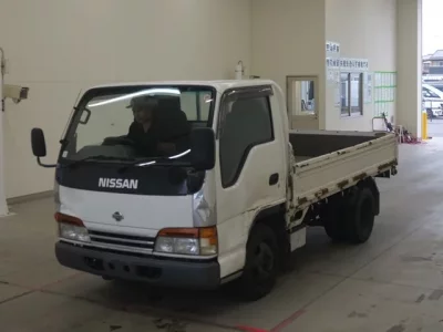 Nissan TRUCK
