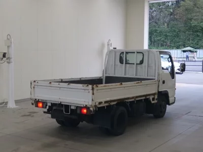 Nissan TRUCK