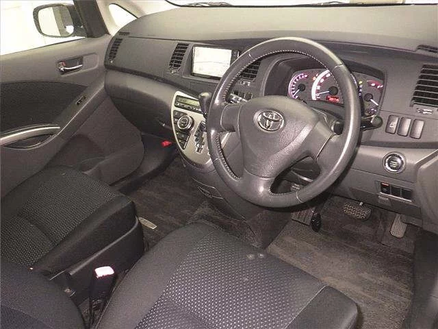 Toyota ISIS