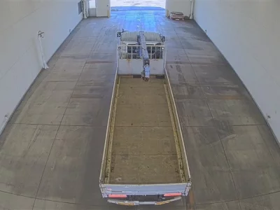Nissan TRUCK