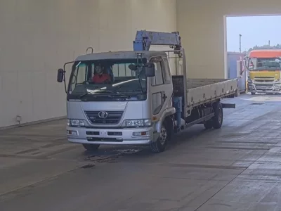 Nissan TRUCK