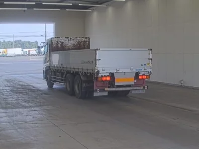 Nissan TRUCK