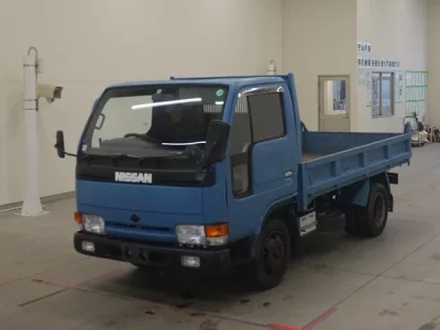 Nissan TRUCK