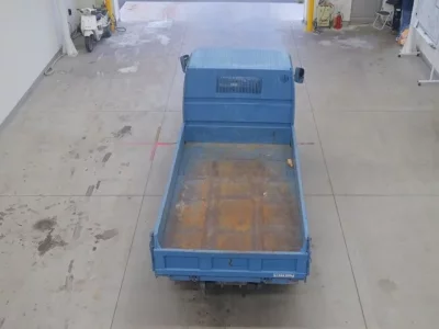 Nissan TRUCK