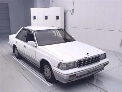 Nissan LAUREL