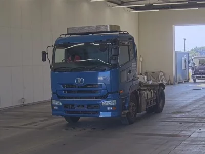 Nissan TRUCK