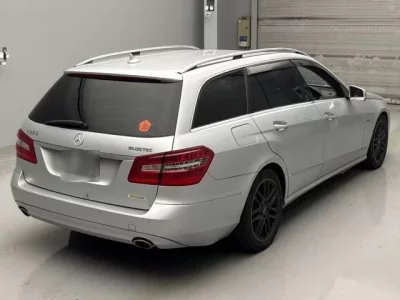 Mercedes-Benz E CLASS WAGON