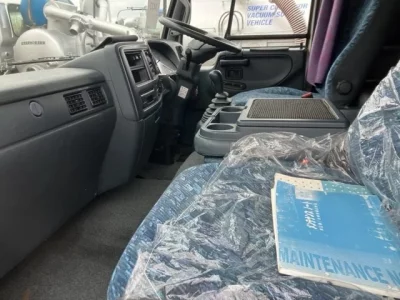 Nissan TRUCK