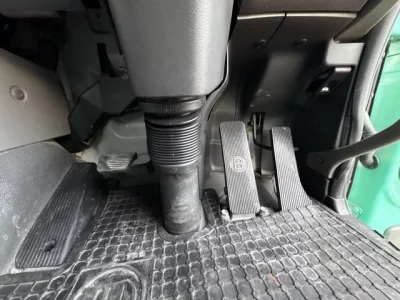 Nissan TRUCK