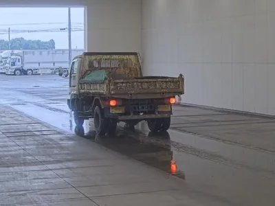 Nissan TRUCK