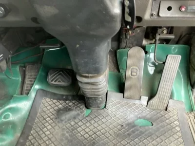 Nissan TRUCK