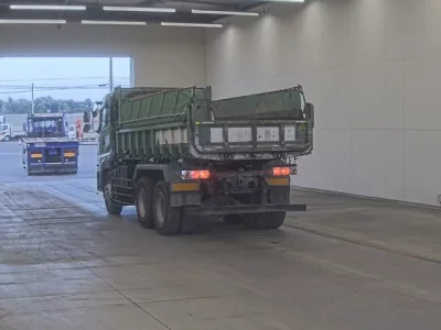 Nissan TRUCK