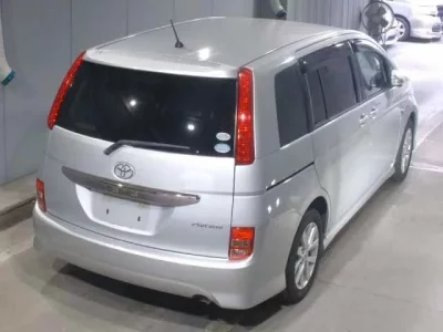 Toyota ISIS