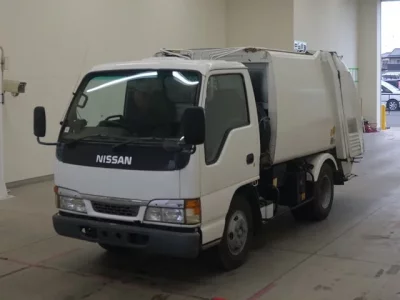 Nissan TRUCK