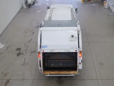 Nissan TRUCK