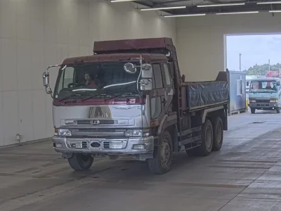 Nissan TRUCK