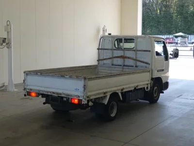 Nissan TRUCK