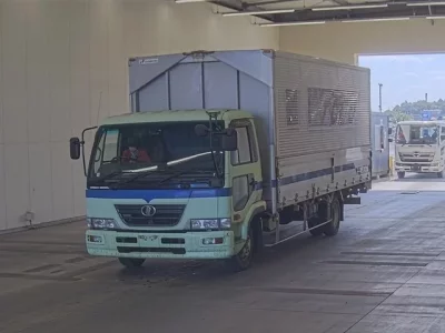 Nissan TRUCK